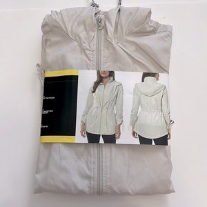 Jones New York Foldable water Resistant Parka in a Pocket